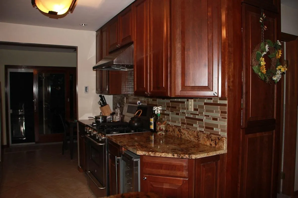 2 bed, 816 sqft, $3,300 — Photo 4