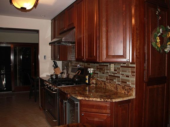 4th image of 2461 Marine Pl #1