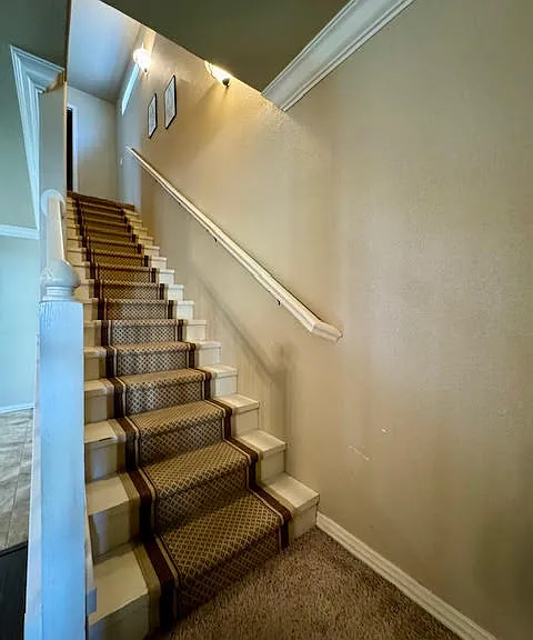 592 N Longfellow Ln — Photo 13