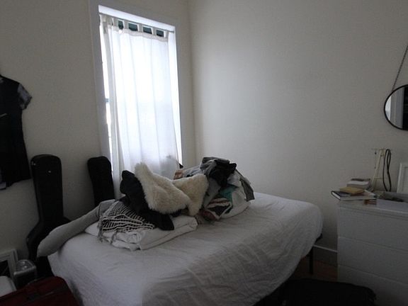 4th image of 220 Bushwick Ave