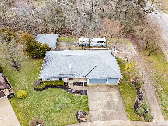 5th image of 1837 Ashley Dr