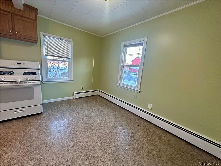 111 Round Hill Rd — Photo 11
