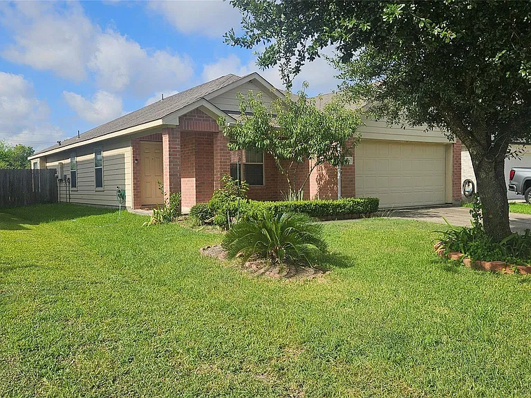 9611 Drummond Cliff Ln — Photo 2