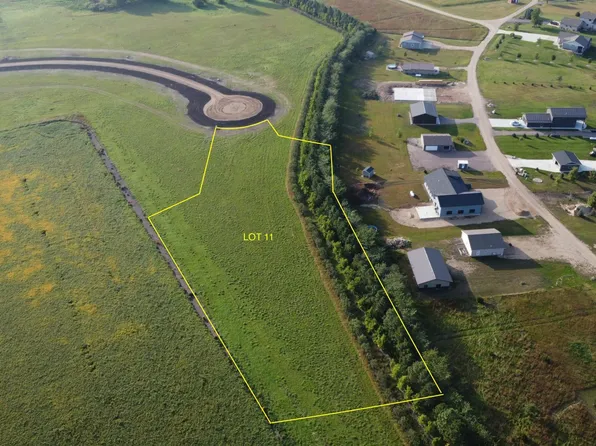 11 Oak Creek Cir, Big Stone City, SD 57216