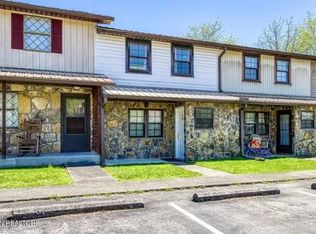625 S Asbury Dr APT 16, Pigeon Forge, TN 37863