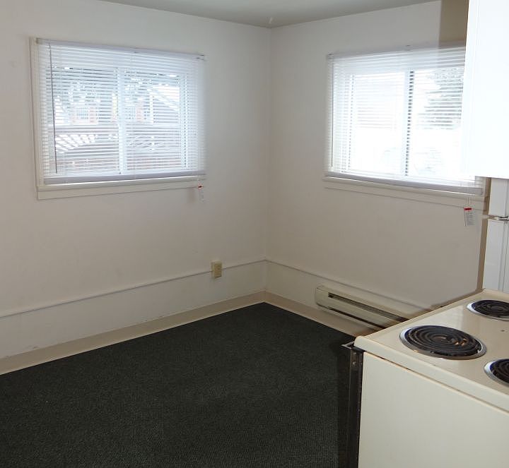 2nd image of 1105 Cook Ave #1