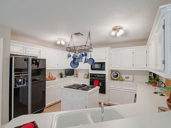 5th image of 11520 Deer Creek Dr