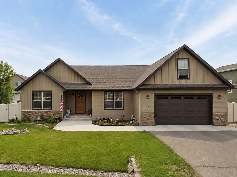1485 Valley Speedway Rd — Photo 1