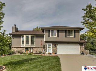 12614 Ellison Cir, Omaha, NE 68164