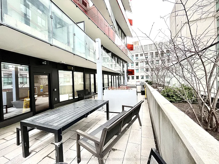 215 Queen St W #912 — Photo 15