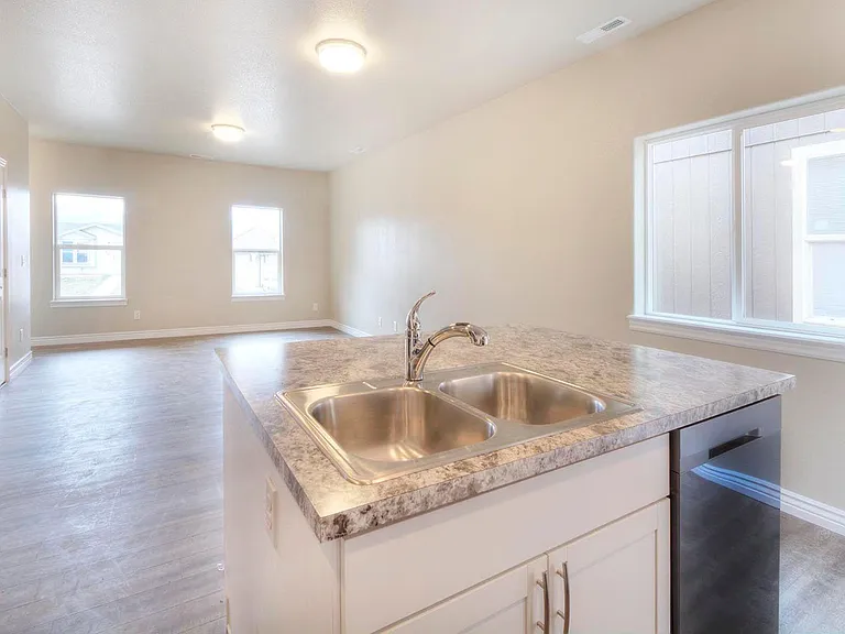 2495 Wheaton Dr — Photo 6