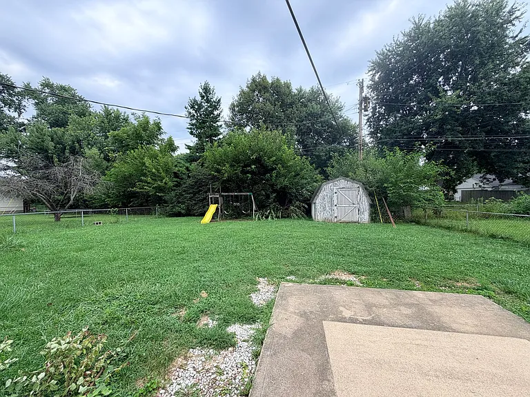 845 Middle Dr — Photo 18