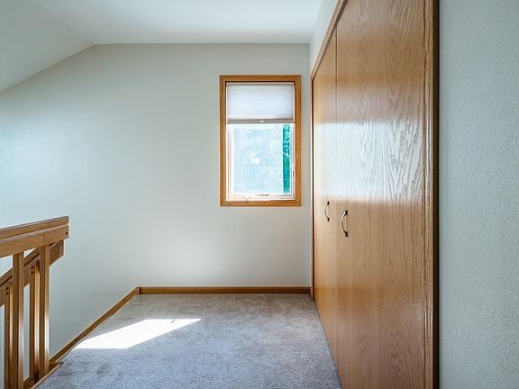 4th image of 510 Enterprise Dr