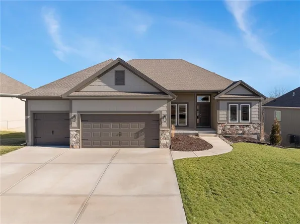 6930 NE 102nd St, Kansas City, MO 64156