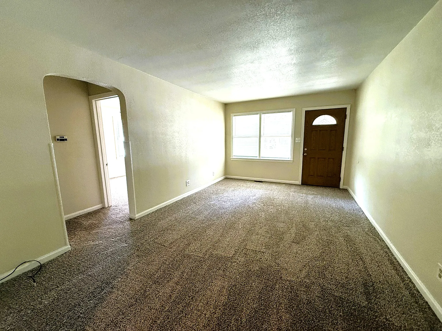 3 bed, 1300 sqft, $1,200 — Photo 3