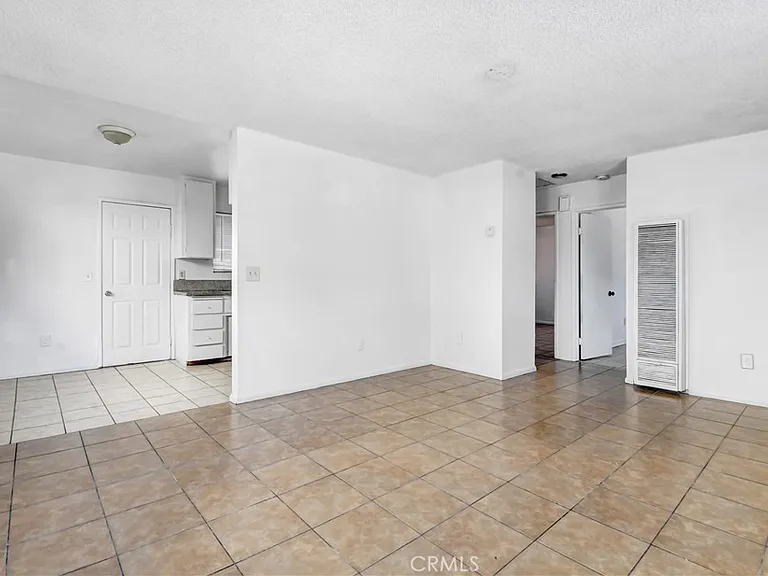4039 Lorraine Dr #5 — Photo 7