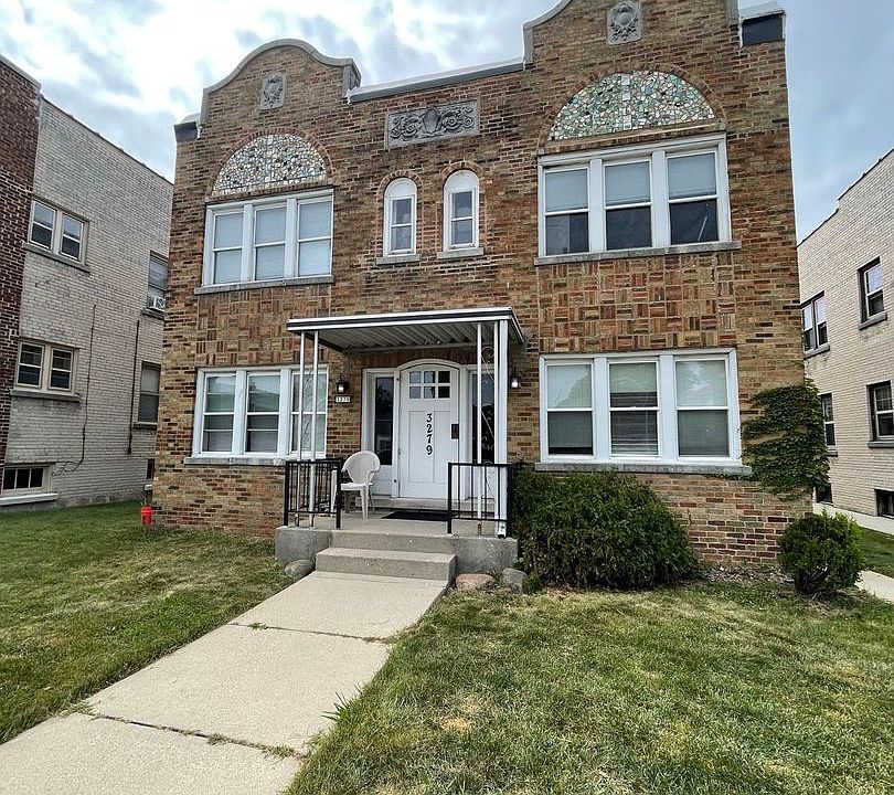 1st image of 3279 S Kinnickinnic Ave #1