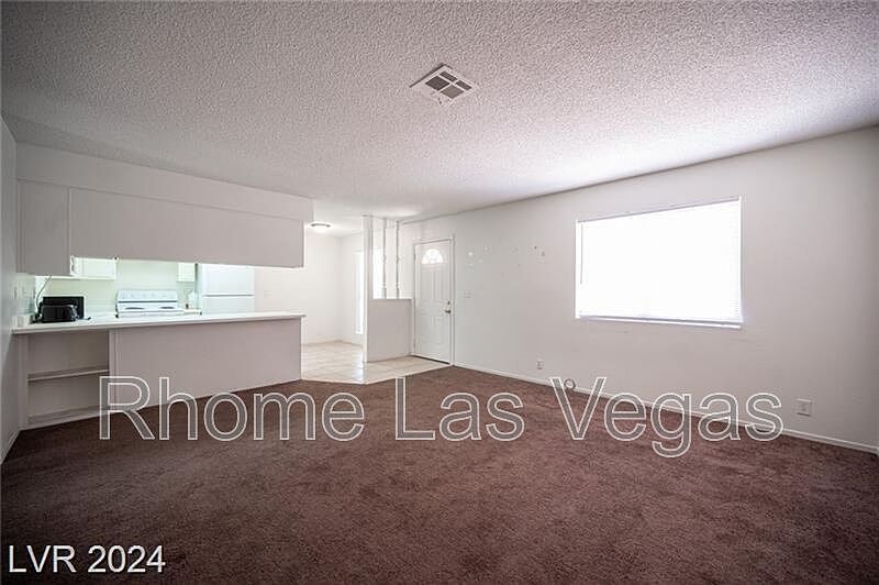 1st image of 4300 N Lamont St APT 293