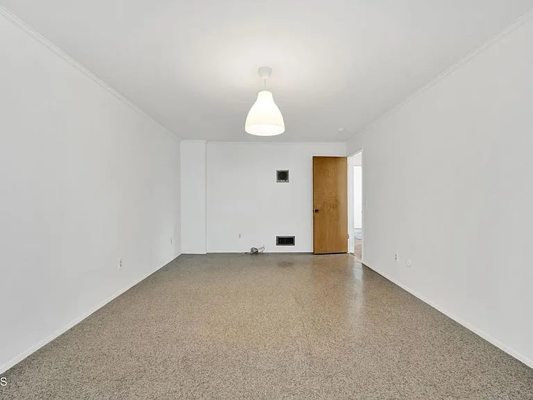 1827 Oak Tree Dr — Photo 14