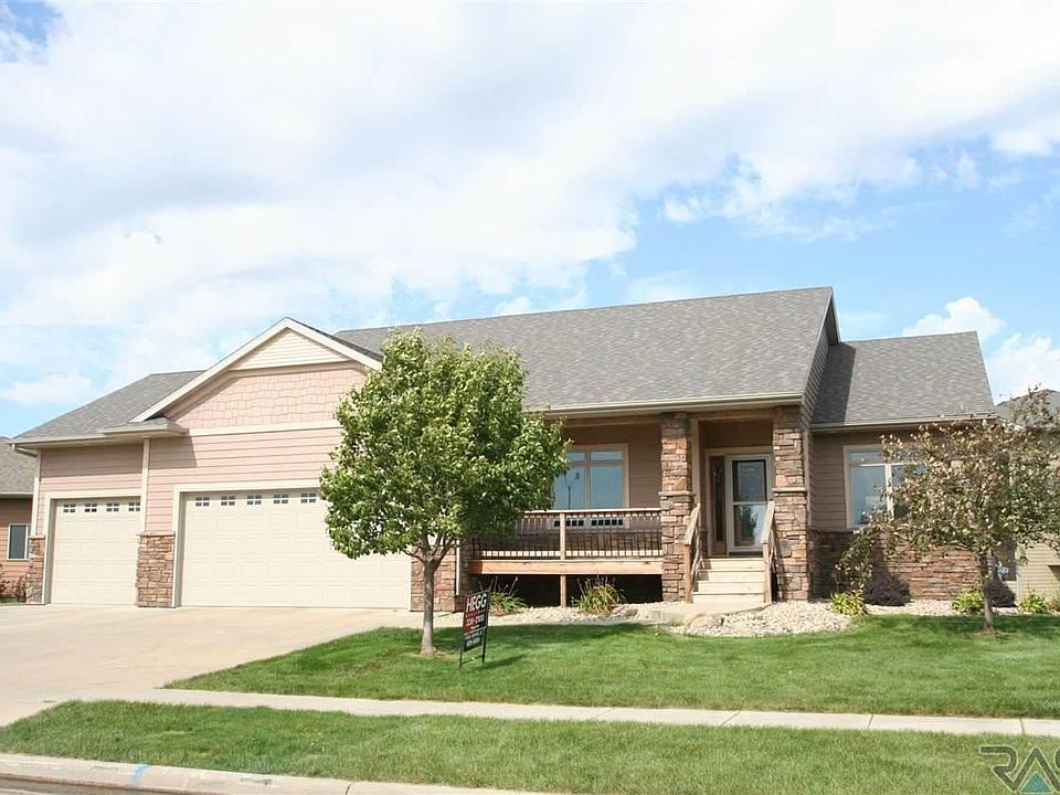 1st image of 1404 W Waterstone Dr