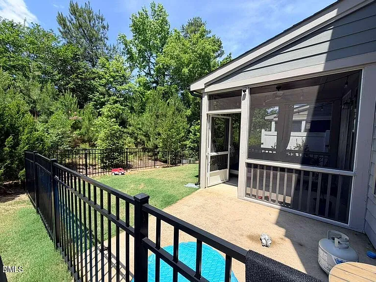 2222 Bohan Ct — Photo 22