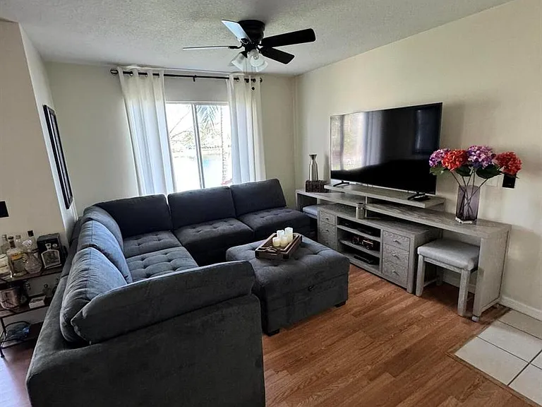 4280 San Marino Blvd #204 — Photo 2
