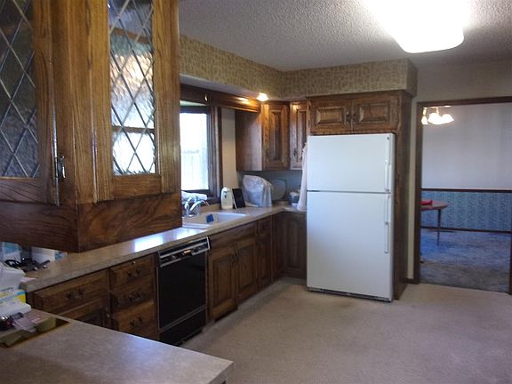 4th image of 3301 W F St