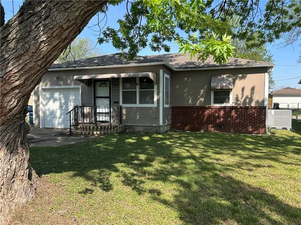 1708 Irving St, Independence, KS 67301