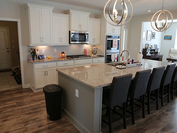 2nd image of 409 Davenport Dr