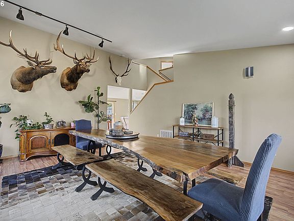 2nd image of 620 SE 11th Cir