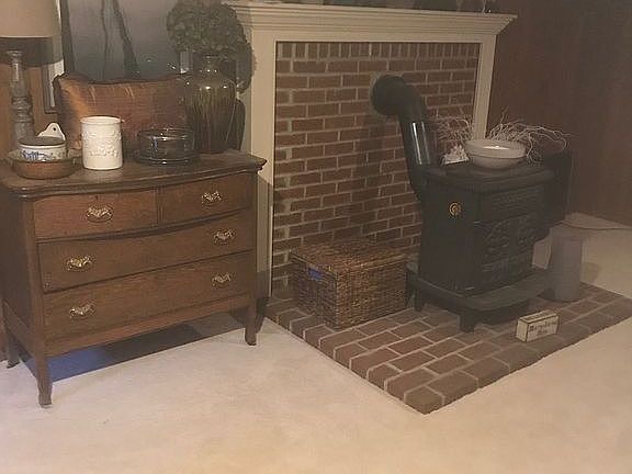 Hearth/Mantle Family Room