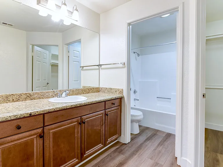 Shadowridge Park Apartments — Photo 28