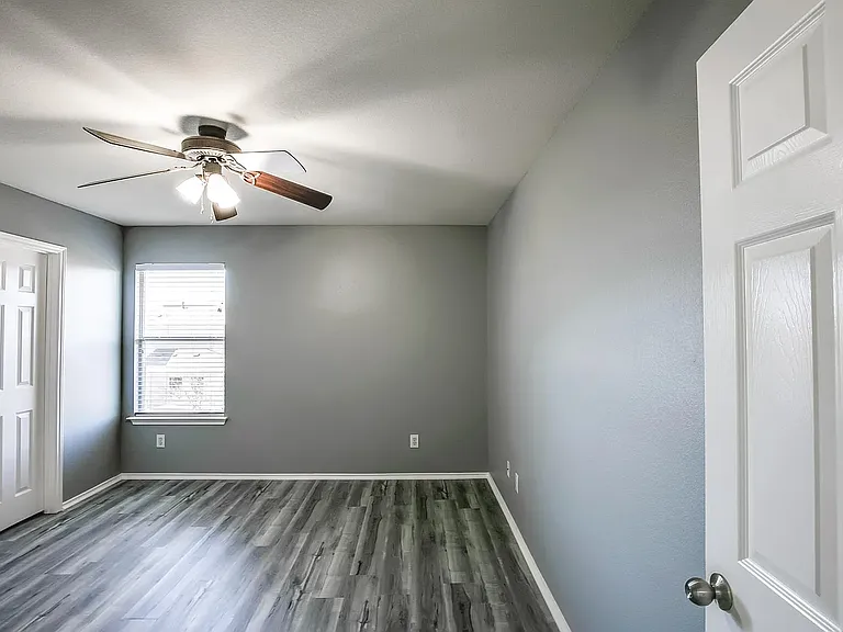 1110 Concan Dr — Photo 25