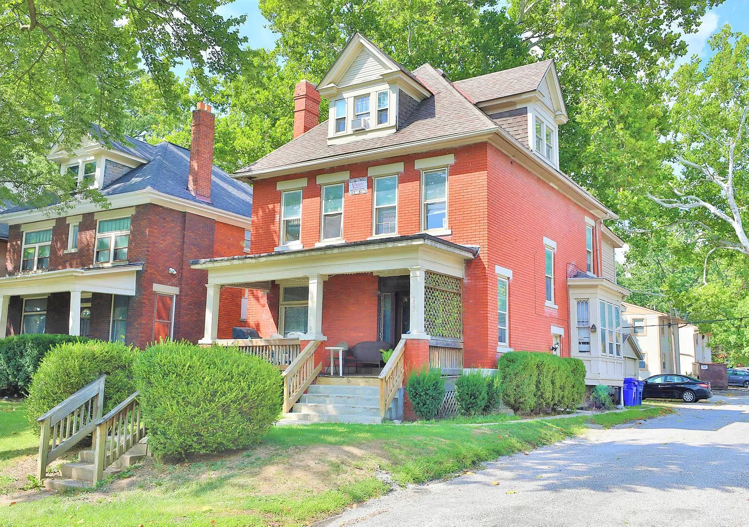 Central Campus - Highly Sought After Huge House - Awesome Front Porch and Parking — Photo 1