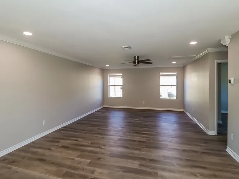 121 Camellia Dr — Photo 4