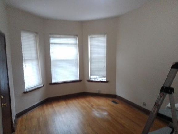 4th image of 3120 N California Ave #1