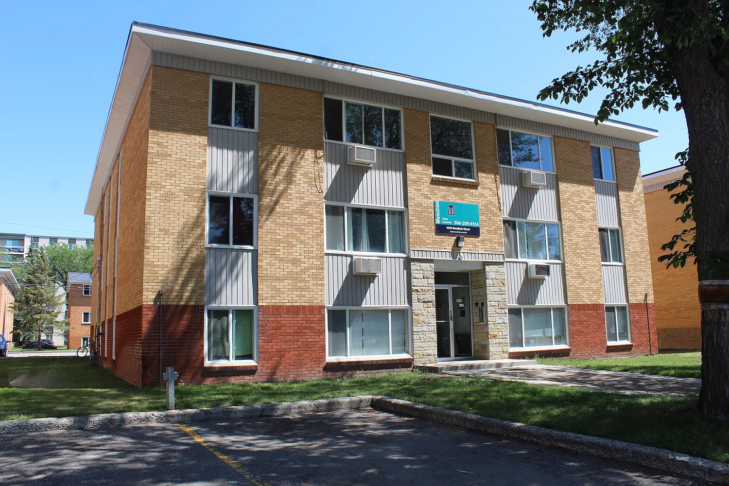 Ret 4039 Apartments — Photo 1