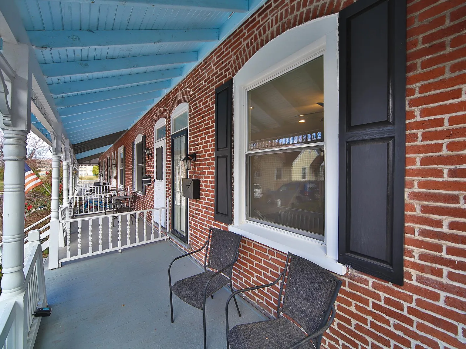 3 bed, 1.5 bath, 1112 sqft, $2,300 — Photo 2