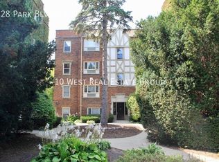 428 N Park Blvd APT 1, Glen Ellyn, IL 60137