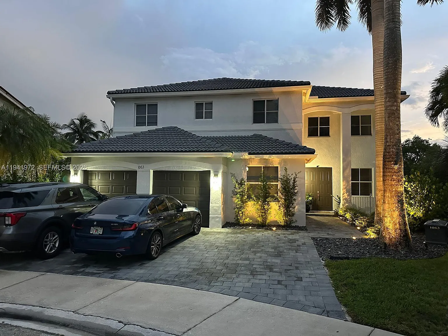 6 bed, 3292 sqft, $8,300 — Photo 1