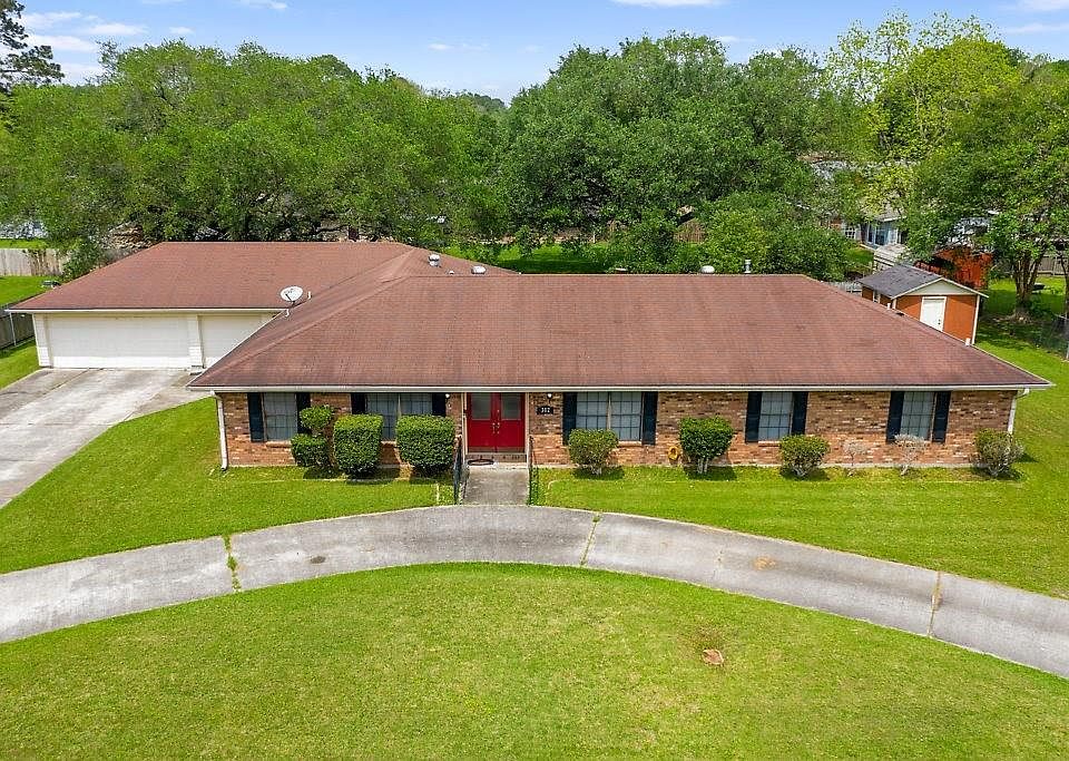 1st image of 302 Vanessa Ave