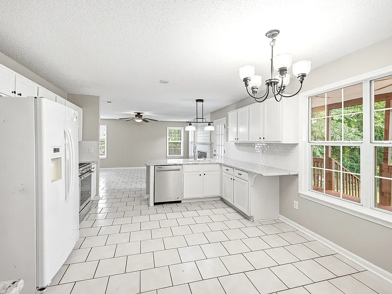 6330 N Glen Dr — Photo 11