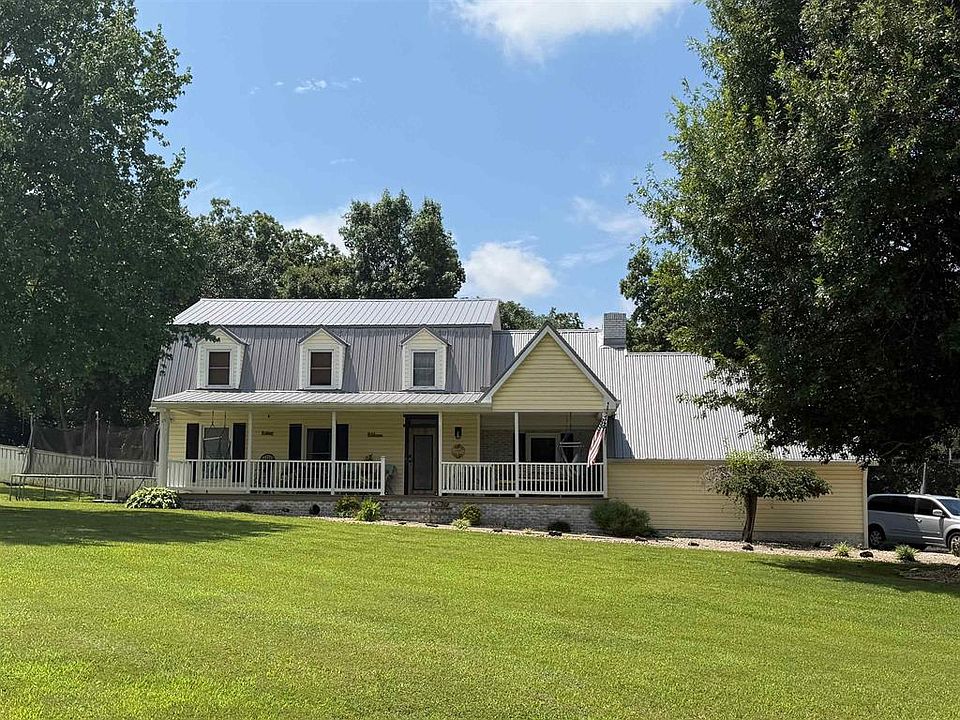 1st image of 324 Hickory Ln