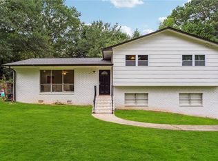 2985 Dodson Dr, East Pt, GA 30344