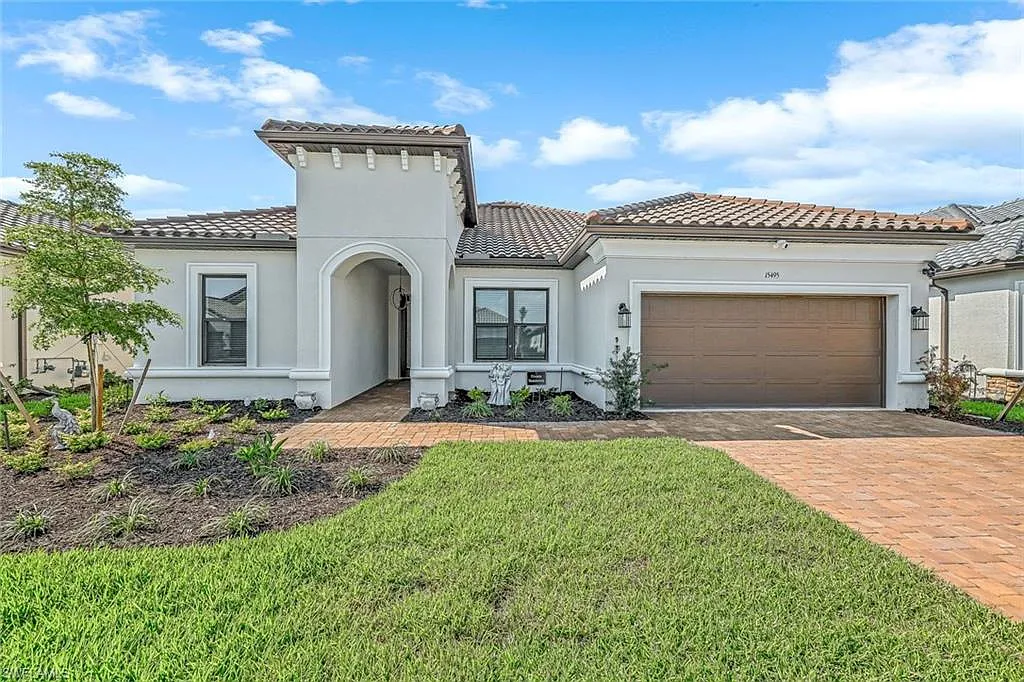 4 bed, 3.5 bath, 2465 sqft, $17,000 — Photo 2