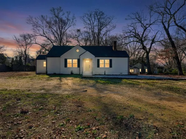 11 Willow Springs Dr, Greenville, SC 29607