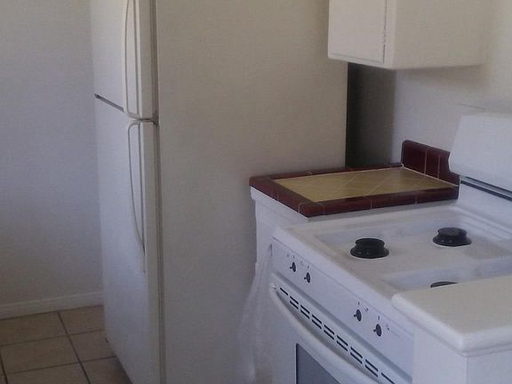 3rd image of 934 W Beach Ave APT 4