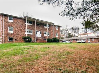 Ray St, Dickson, TN 37055