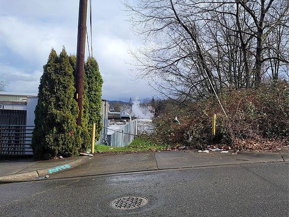 5th image of 611 E 27th Street