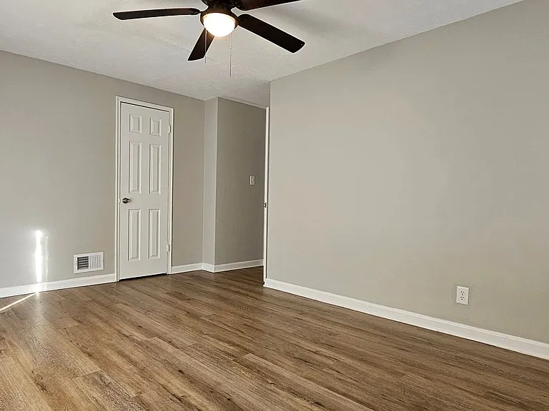 Maples Townhomes — Photo 32